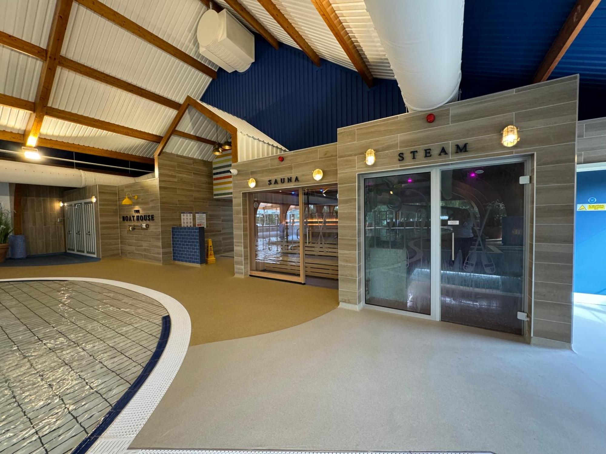 Clearwater Villa South Cerney Exterior photo